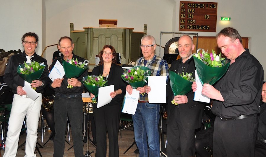 Zes jubilarissen tijdens lenteconcert